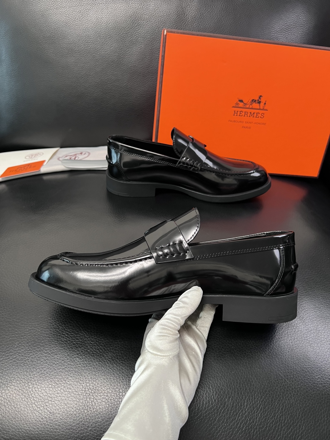 Hermes  高品质  顶级工艺品  爱马仕 皮鞋专柜同步发售原厂配置，意大利进口原版牛皮面料，高品质