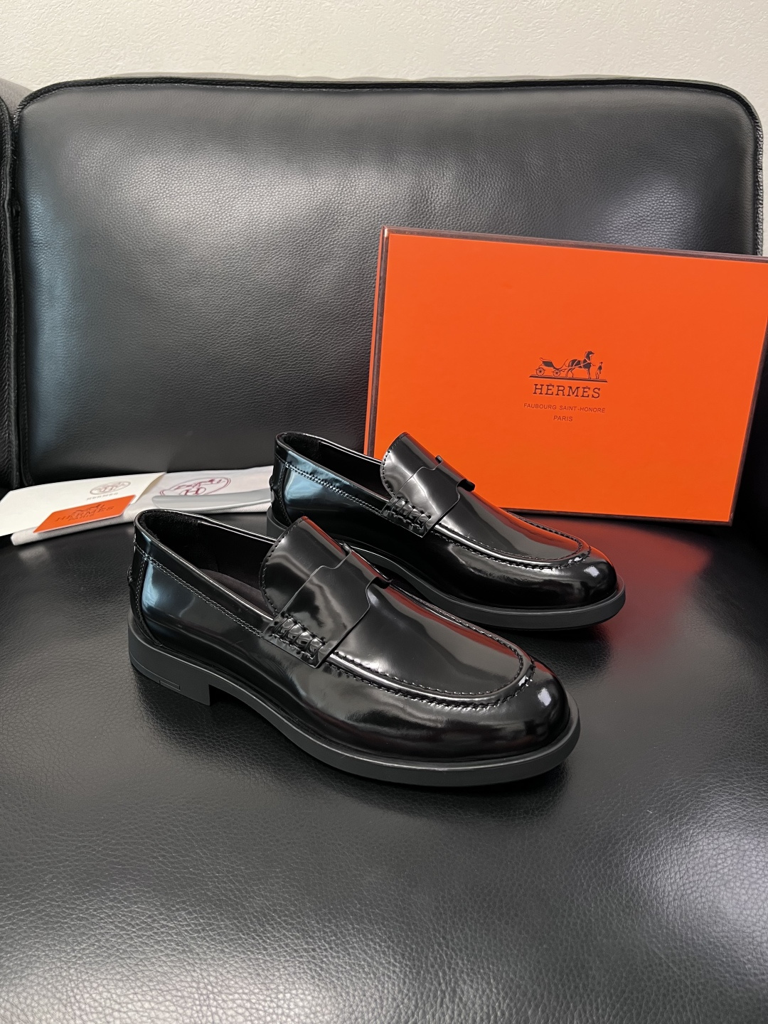 Hermes  高品质  顶级工艺品  爱马仕 皮鞋专柜同步发售原厂配置，意大利进口原版牛皮面料，高品质