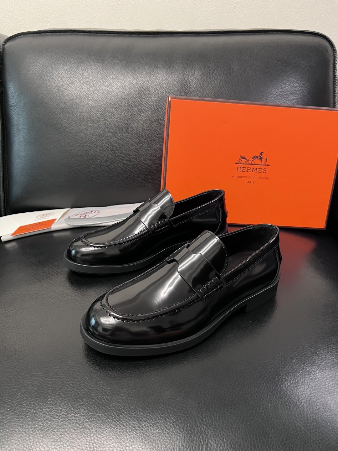 Hermes  高品质  顶级工艺品  爱马仕 皮鞋专柜同步发售原厂配置，意大利进口原版牛皮面料，高品质