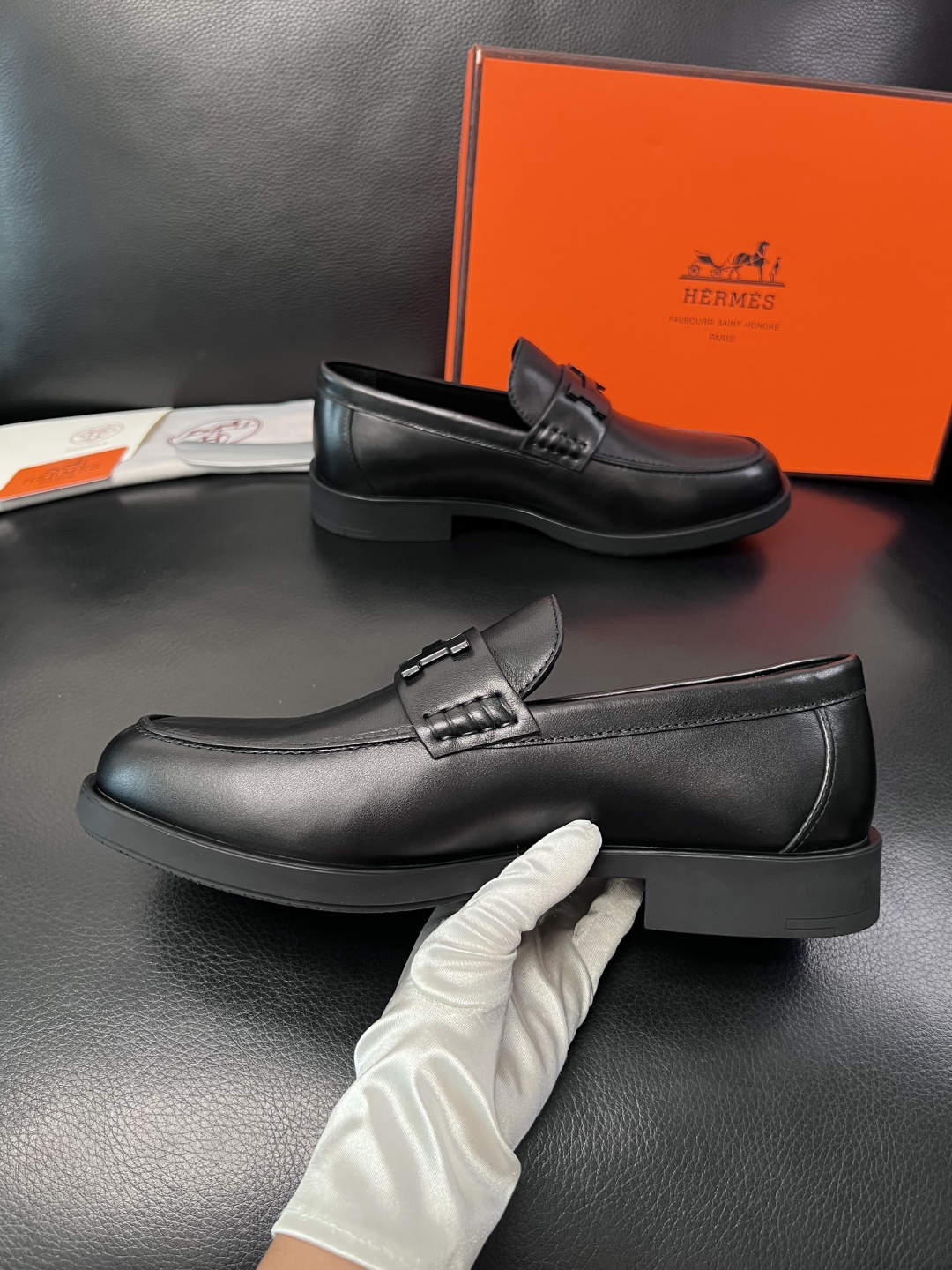 Hermes  高品质  顶级工艺品  爱马仕 皮鞋专柜同步发售原厂配置，意大利进口原版牛皮面料，高品质