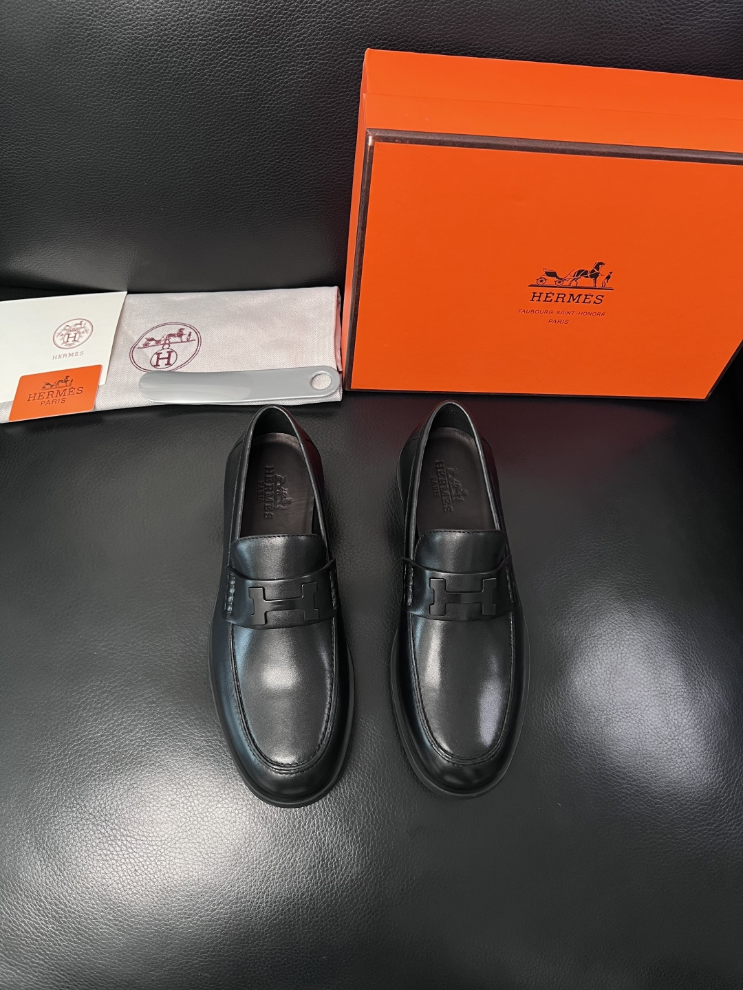 Hermes  高品质  顶级工艺品  爱马仕 皮鞋专柜同步发售原厂配置，意大利进口原版牛皮面料，高品质