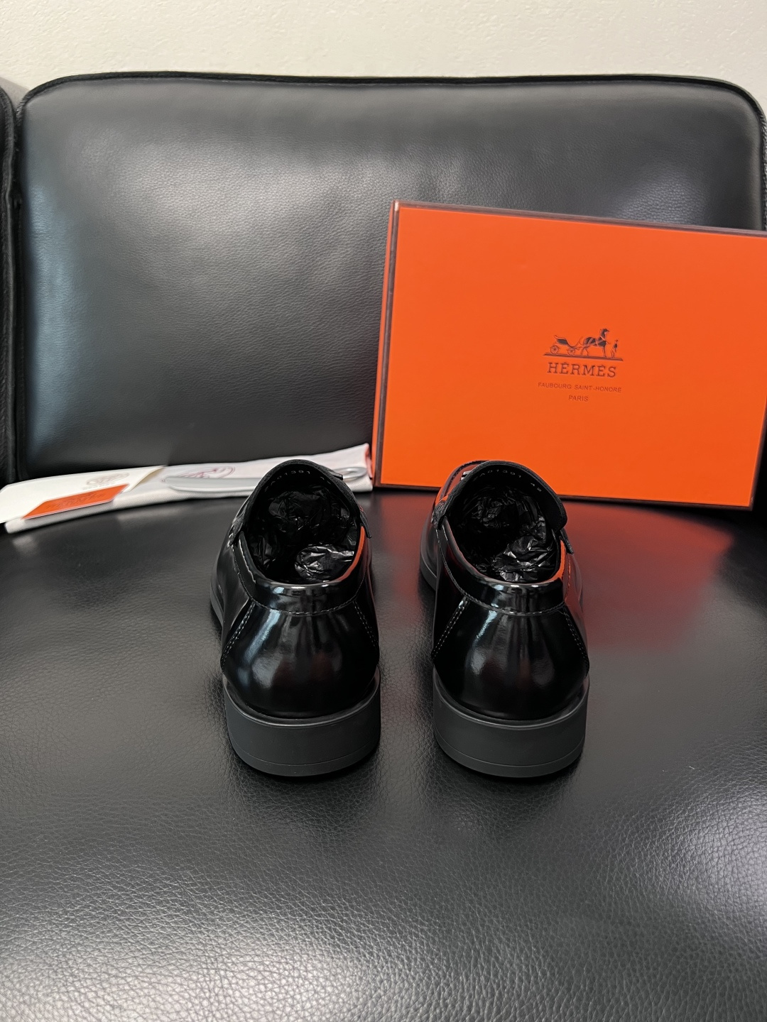 Hermes  高品质  顶级工艺品  爱马仕 皮鞋专柜同步发售原厂配置，意大利进口原版牛皮面料，高品质