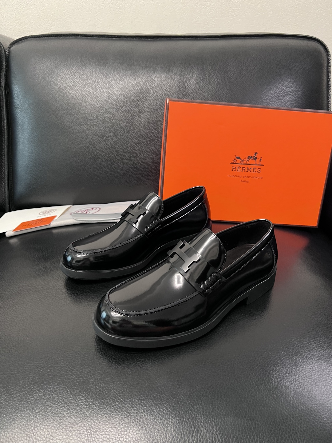 Hermes  高品质  顶级工艺品  爱马仕 皮鞋专柜同步发售原厂配置，意大利进口原版牛皮面料，高品质