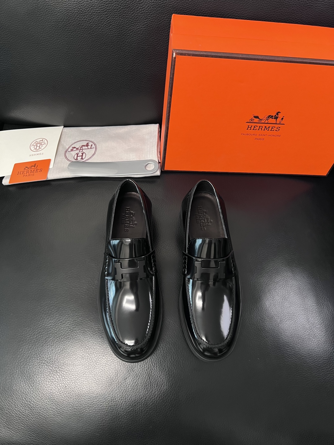 Hermes  高品质  顶级工艺品  爱马仕 皮鞋专柜同步发售原厂配置，意大利进口原版牛皮面料，高品质