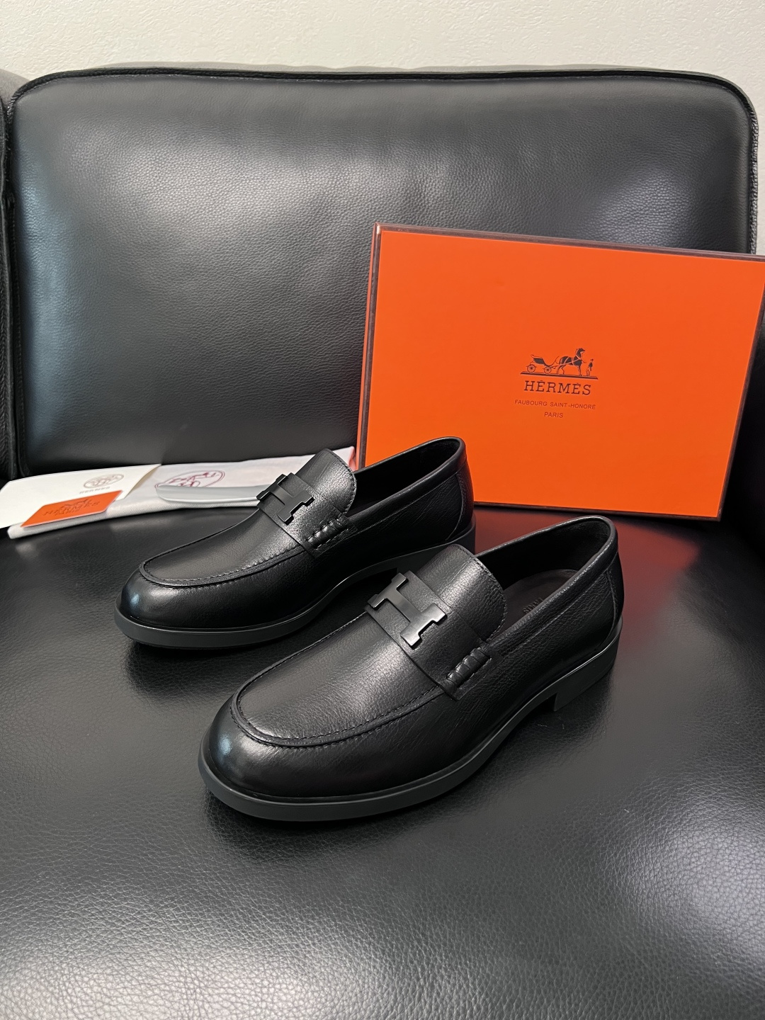 Hermes  高品质  顶级工艺品  爱马仕 皮鞋专柜同步发售原厂配置，意大利进口原版牛皮面料，高品质