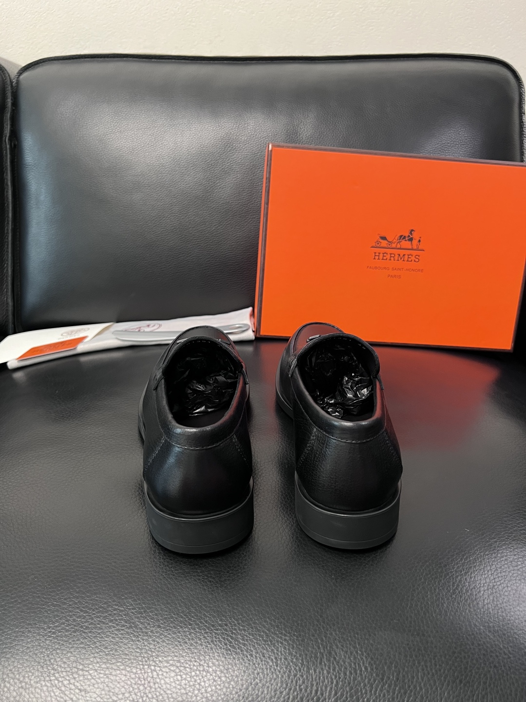 Hermes  高品质  顶级工艺品  爱马仕 皮鞋专柜同步发售原厂配置，意大利进口原版牛皮面料，高品质