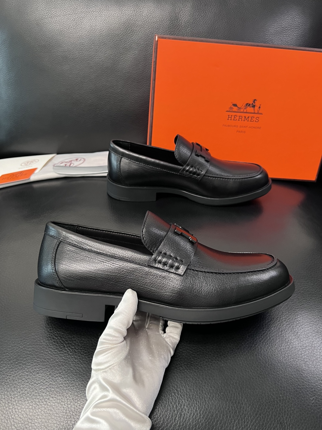 Hermes  高品质  顶级工艺品  爱马仕 皮鞋专柜同步发售原厂配置，意大利进口原版牛皮面料，高品质