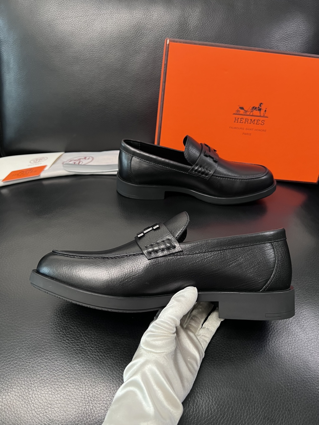 Hermes  高品质  顶级工艺品  爱马仕 皮鞋专柜同步发售原厂配置，意大利进口原版牛皮面料，高品质