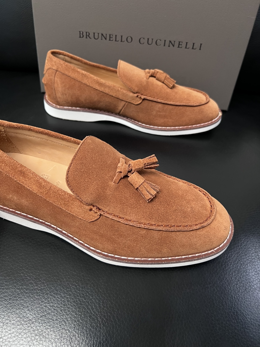 Brunello Cucinelli  高品质 顶级工艺品  BC  专柜同步原厂配置，意大利进口牛皮面