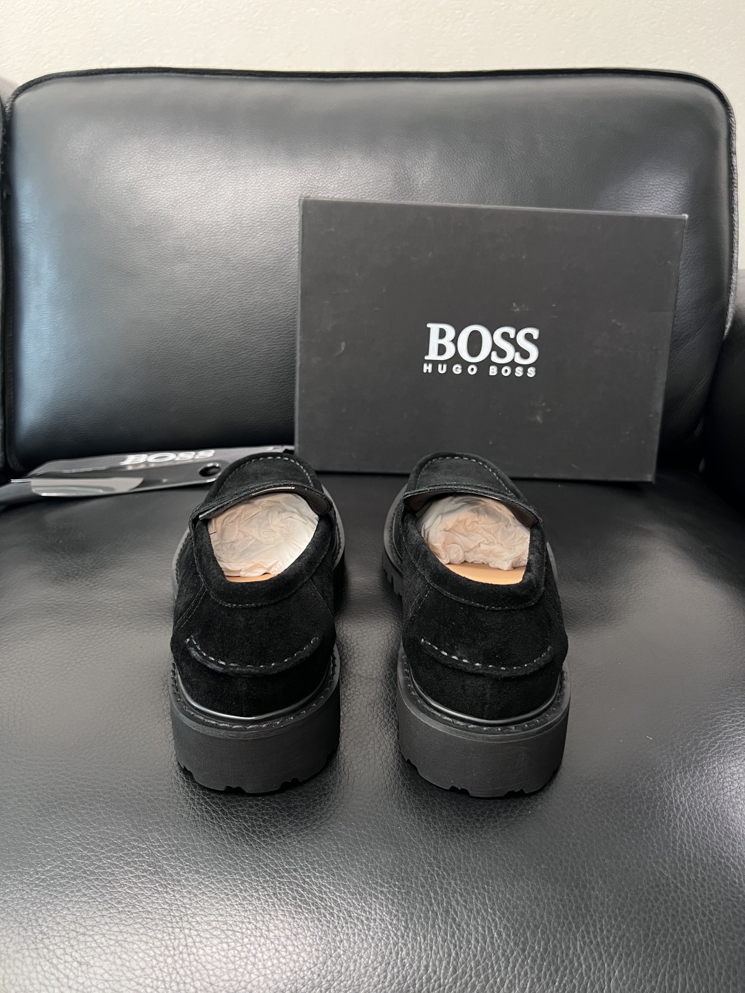 BOSS  高品质 顶级工艺品  博斯  专柜同步原厂配置，意大利进口牛皮面料牛内里垫，高品质拼接复杂工