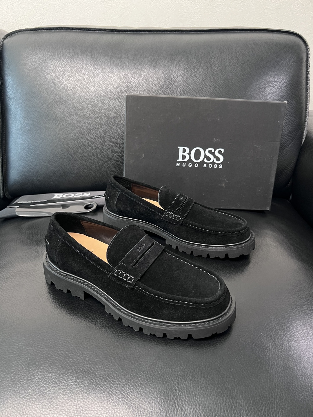NO:830625,BOSS high-quality top handicrafts BOSS counters are equipped with original factory configurations, cowhide fabric lining imported from Italy, high-quality splicing and complex craftsmanship, breathable and comfortable. The soles are specially provided by the original factory and are super comfortable. Original factory and single goods, welcome to compare, code number 39-44 (customized 45 46),,cowhide19860909BOSS 高品质 顶级工艺品 博斯 专柜同步原厂配置,意大利进口牛皮面料牛内里垫,高品质拼接复杂工艺,透气舒适 鞋底原厂特供原版底超级舒适,原厂跟单货,欢迎对比,码数 39-44(订做 45 46 ),,cowhide,Men's shoes