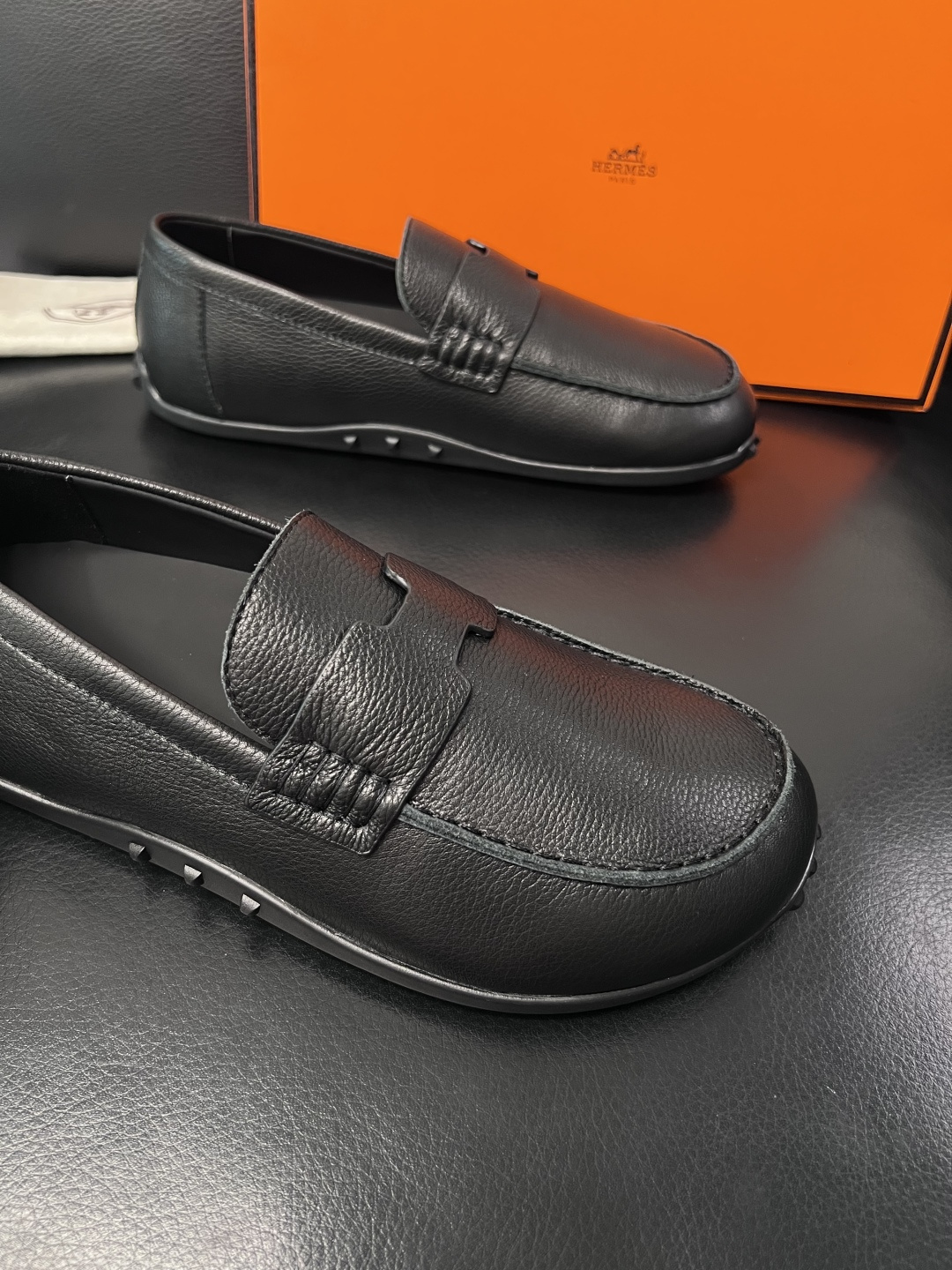 Hermes  高品质  顶级工艺品  爱马仕 专柜同步发售原厂配置，意大利进口原版牛皮面料，高品质拼接