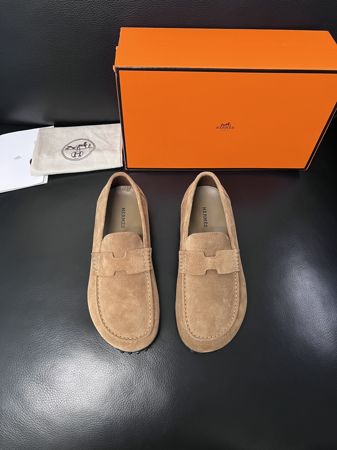 Hermes  高品质  顶级工艺品  爱马仕 专柜同步发售原厂配置，意大利进口原版牛皮面料，高品质拼接