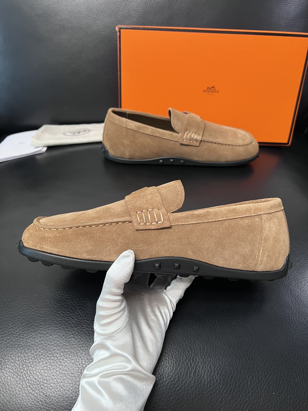Hermes  高品质  顶级工艺品  爱马仕 专柜同步发售原厂配置，意大利进口原版牛皮面料，高品质拼接