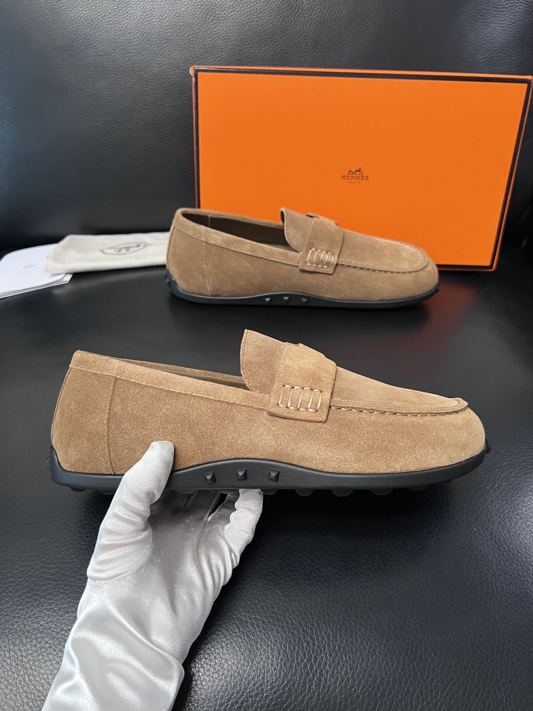 Hermes  高品质  顶级工艺品  爱马仕 专柜同步发售原厂配置，意大利进口原版牛皮面料，高品质拼接