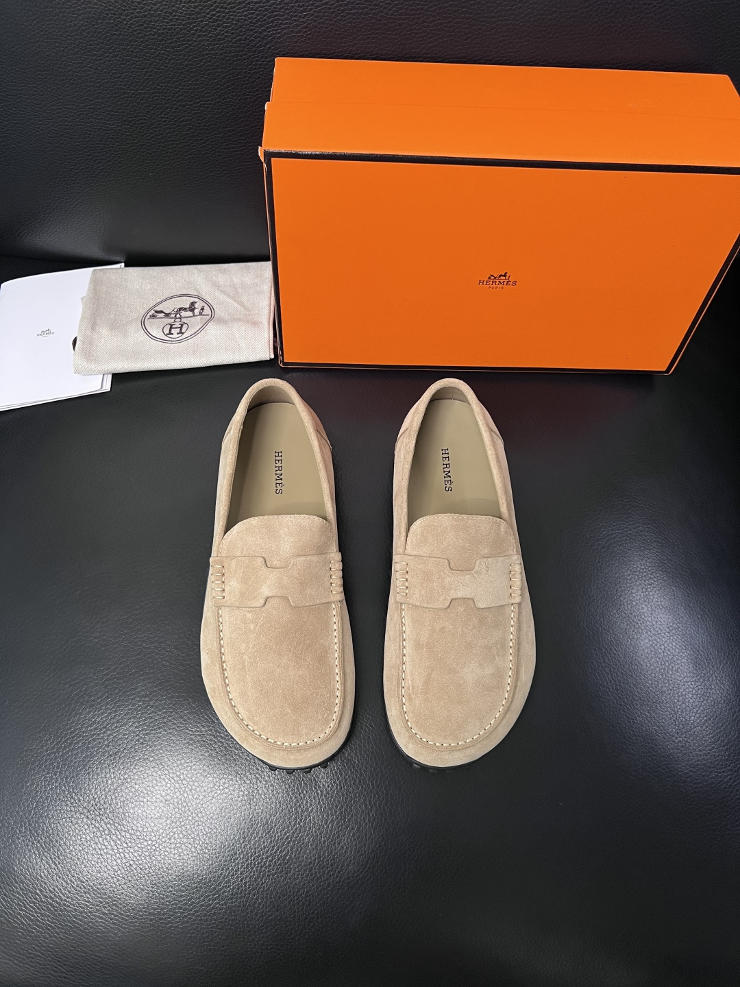 Hermes  高品质  顶级工艺品  爱马仕 专柜同步发售原厂配置，意大利进口原版牛皮面料，高品质拼接