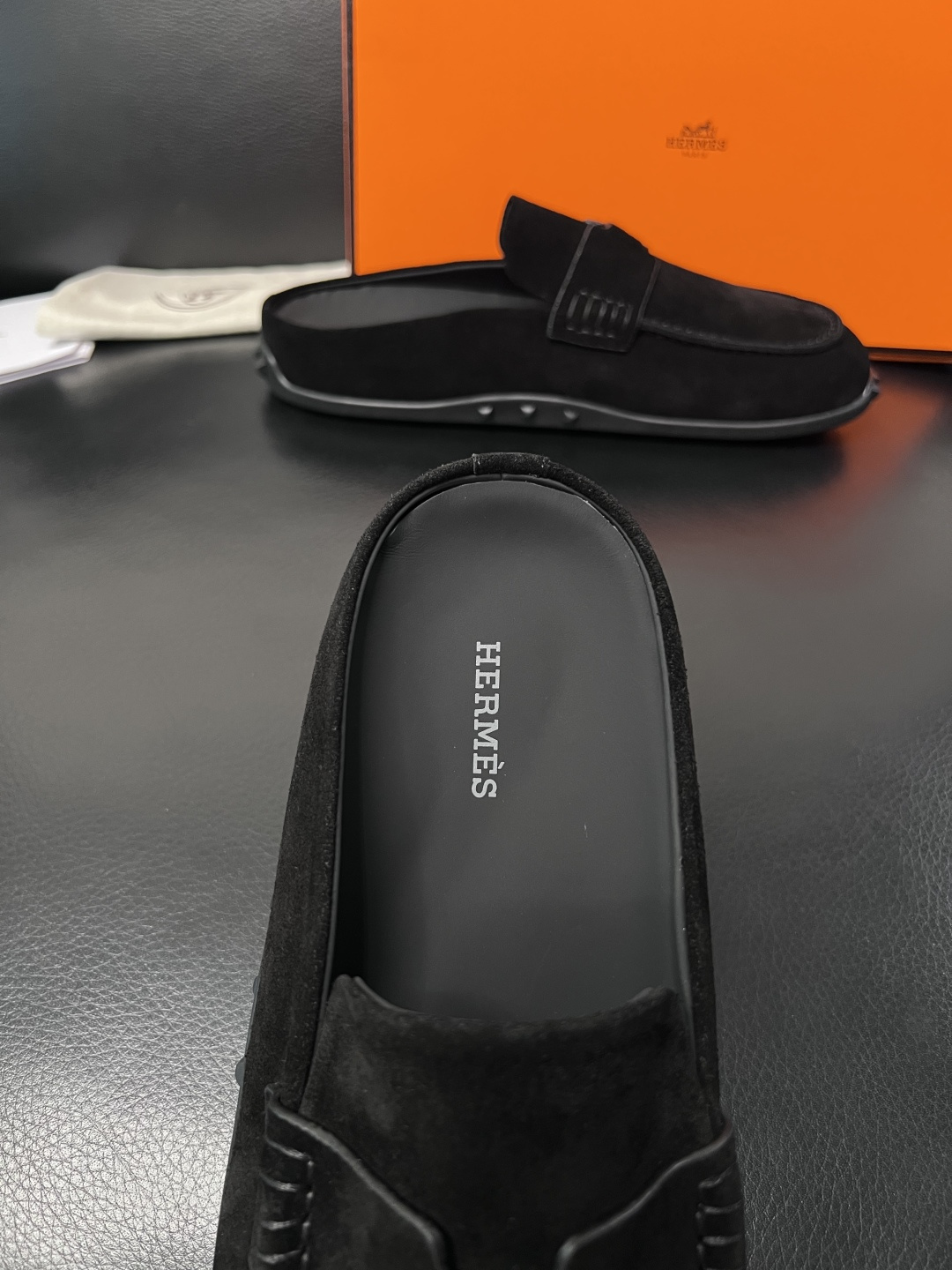 Hermes  高品质  顶级工艺品  爱马仕 专柜同步发售原厂配置，意大利进口原版牛皮面料，高品质拼接