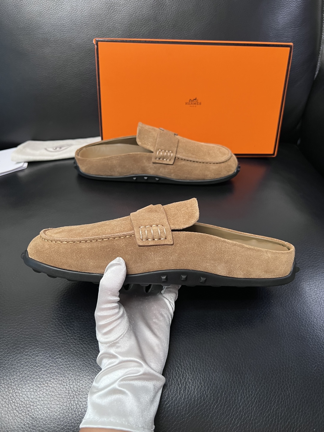 Hermes  高品质  顶级工艺品  爱马仕 专柜同步发售原厂配置，意大利进口原版牛皮面料，高品质拼接