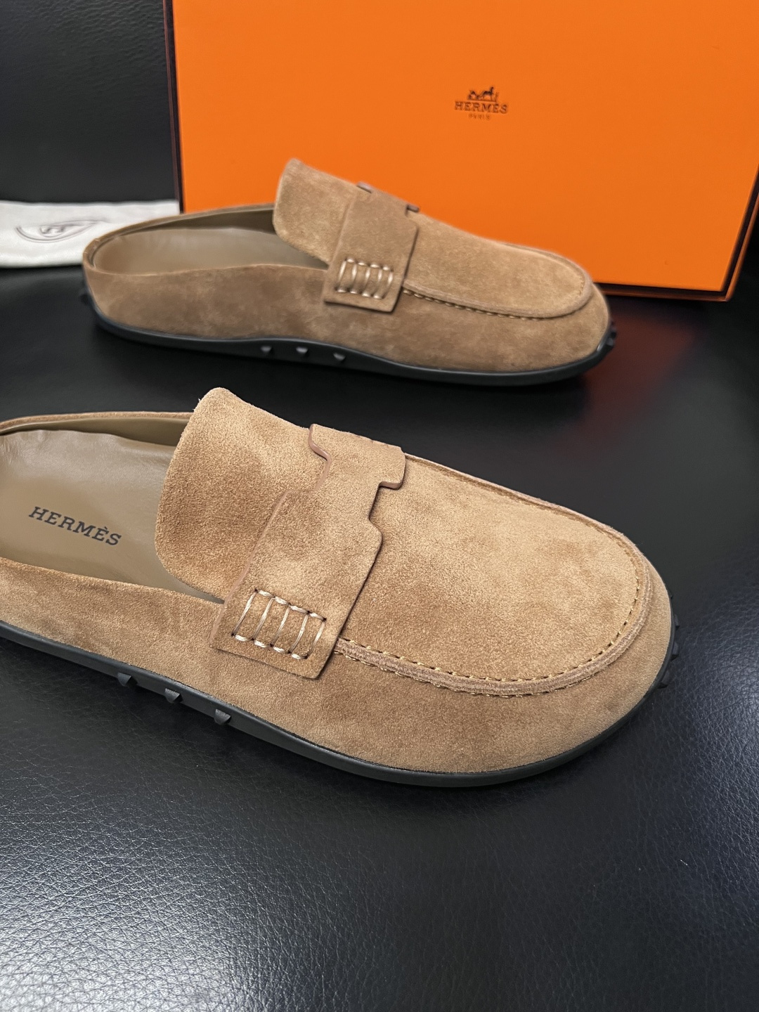 Hermes  高品质  顶级工艺品  爱马仕 专柜同步发售原厂配置，意大利进口原版牛皮面料，高品质拼接