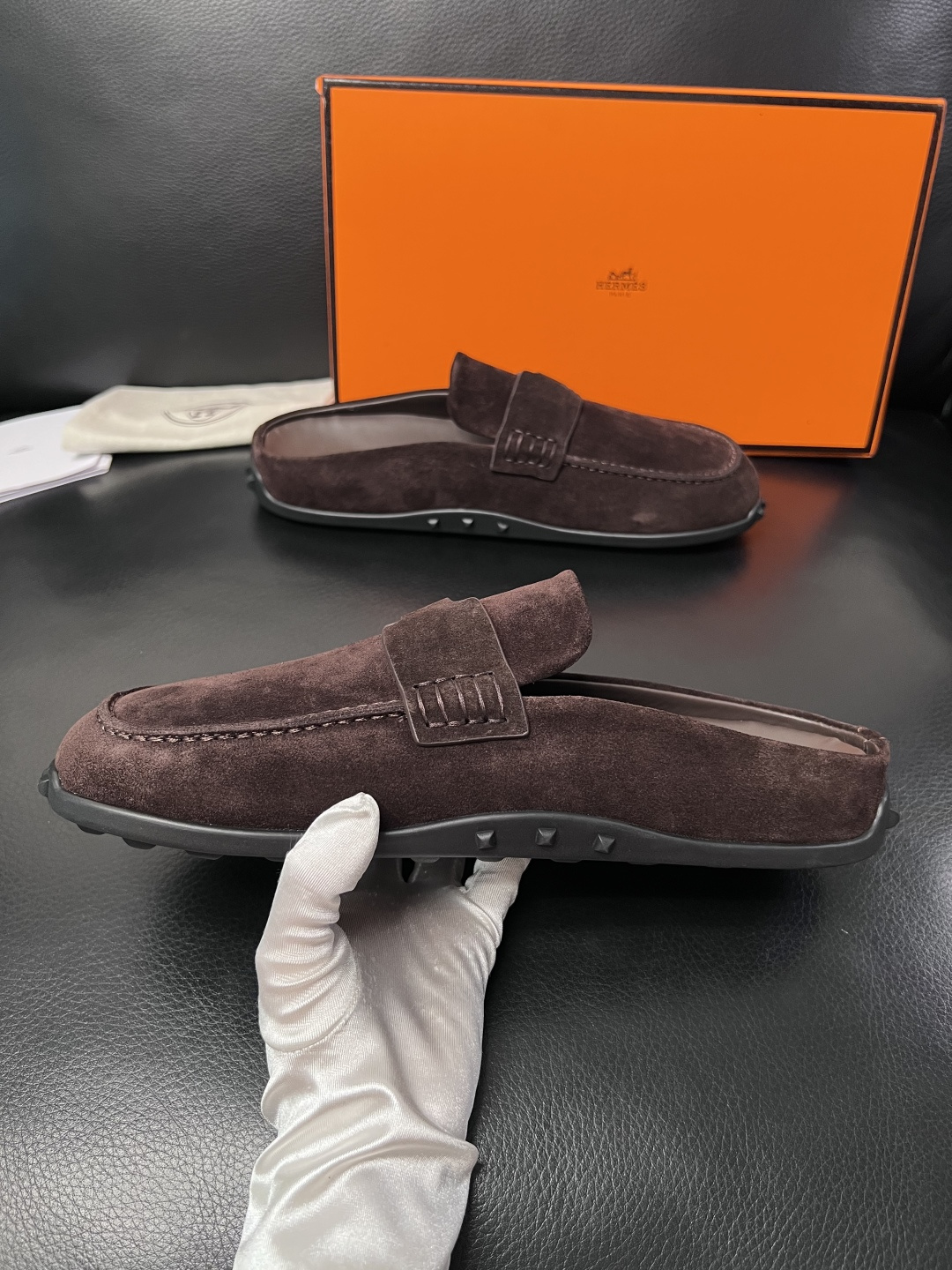 Hermes  高品质  顶级工艺品  爱马仕 专柜同步发售原厂配置，意大利进口原版牛皮面料，高品质拼接