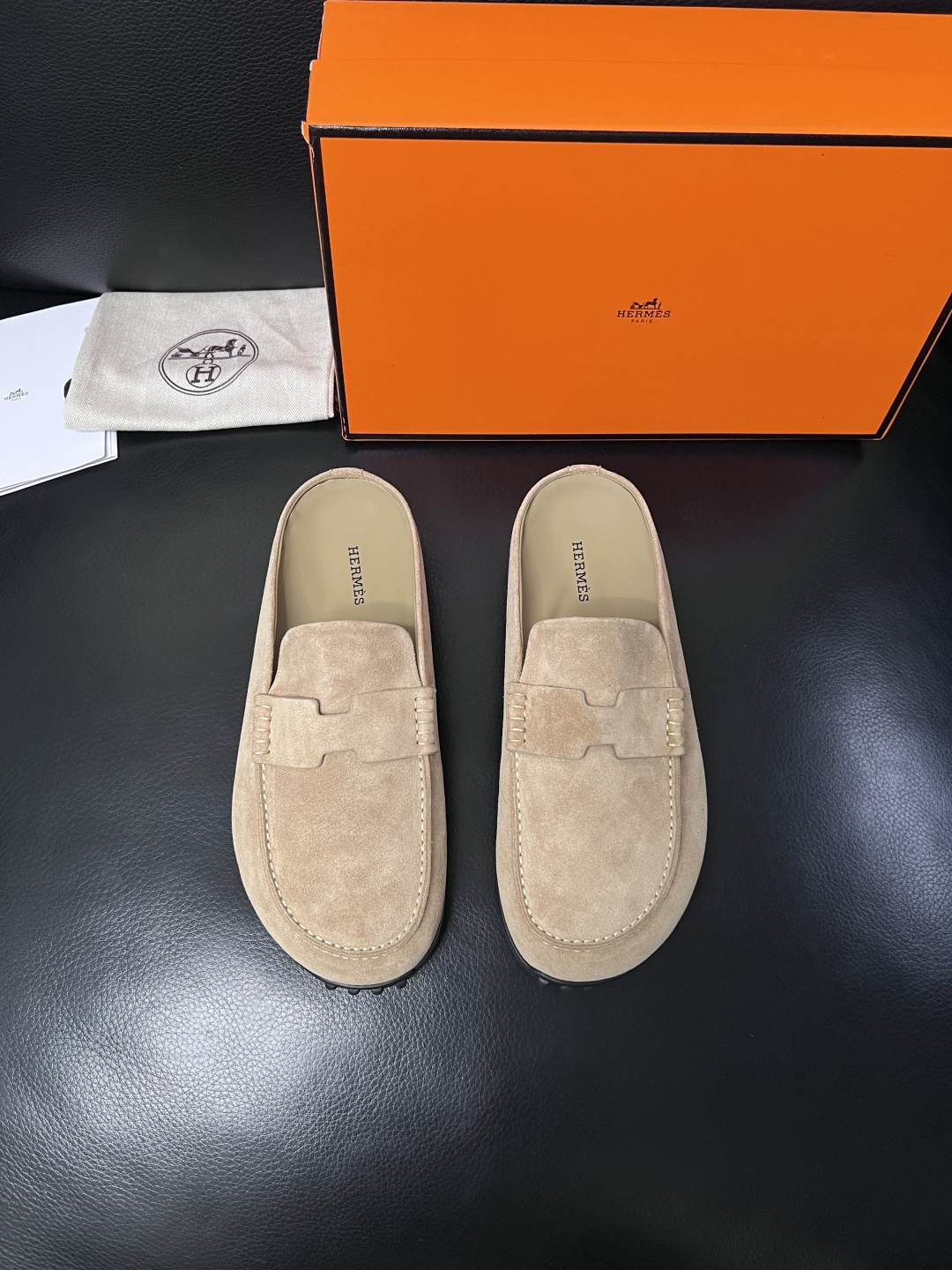 Hermes  高品质  顶级工艺品  爱马仕 专柜同步发售原厂配置，意大利进口原版牛皮面料，高品质拼接