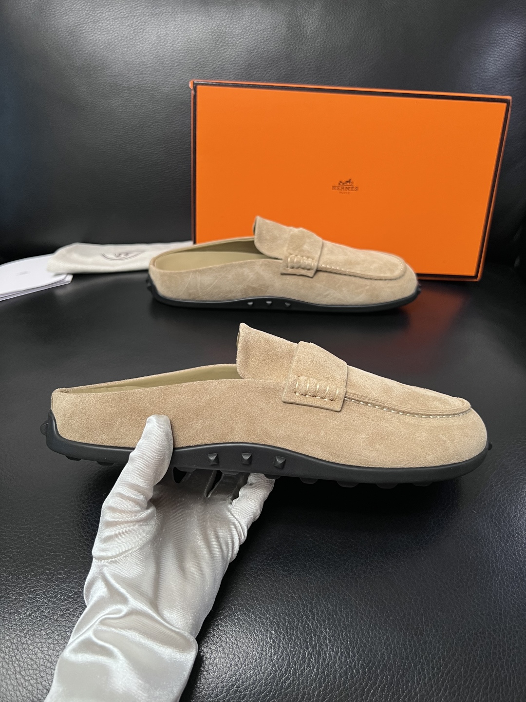 Hermes  高品质  顶级工艺品  爱马仕 专柜同步发售原厂配置，意大利进口原版牛皮面料，高品质拼接