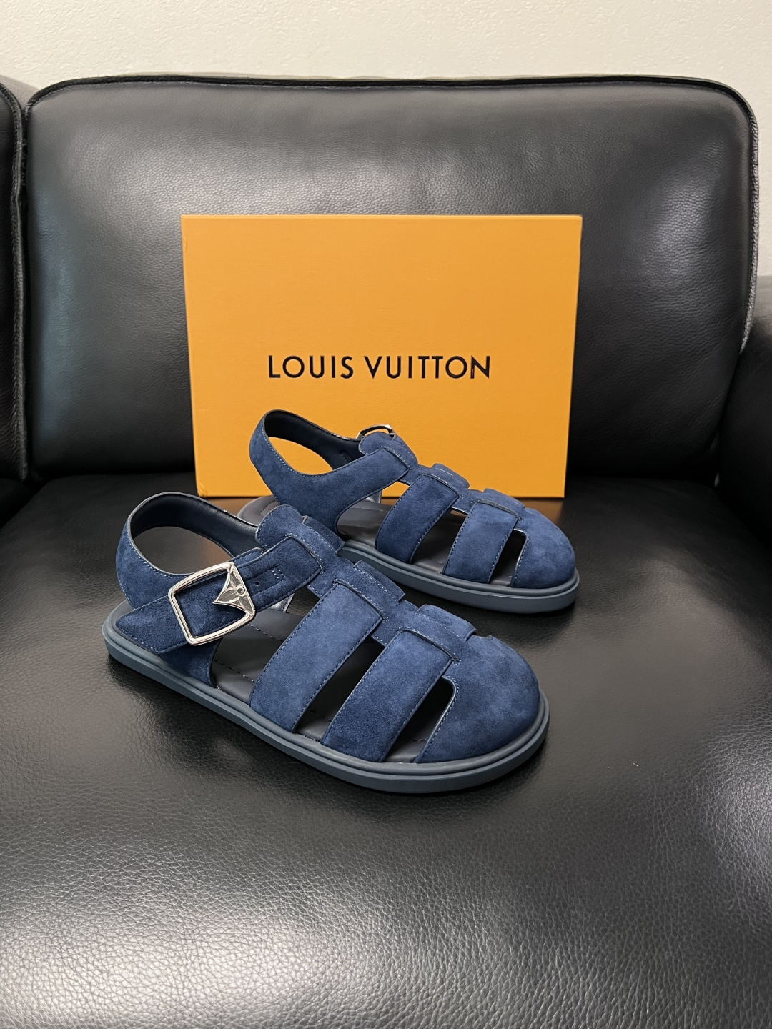 NO:831007,Lv high quality top crafts Louis Vuitton, sports sneakers counter synchronization, uppers imported from Italy, original soles specially provided by the original factory, TPU exclusive movable molded soles super comfortable, original factory single goods, code number 39-44 (customized 38 45), louis vuitton, louis vuitton19860909Lv 高品质 顶级工艺品 路易威登,运动板鞋专柜同步,鞋面意大利进口,鞋底原厂特供原版底,TPU独家活动成型底超级舒适,原厂跟单货,码数 39-44（订做38 45）,,louis vuitton,louis vuitton,Men's shoes