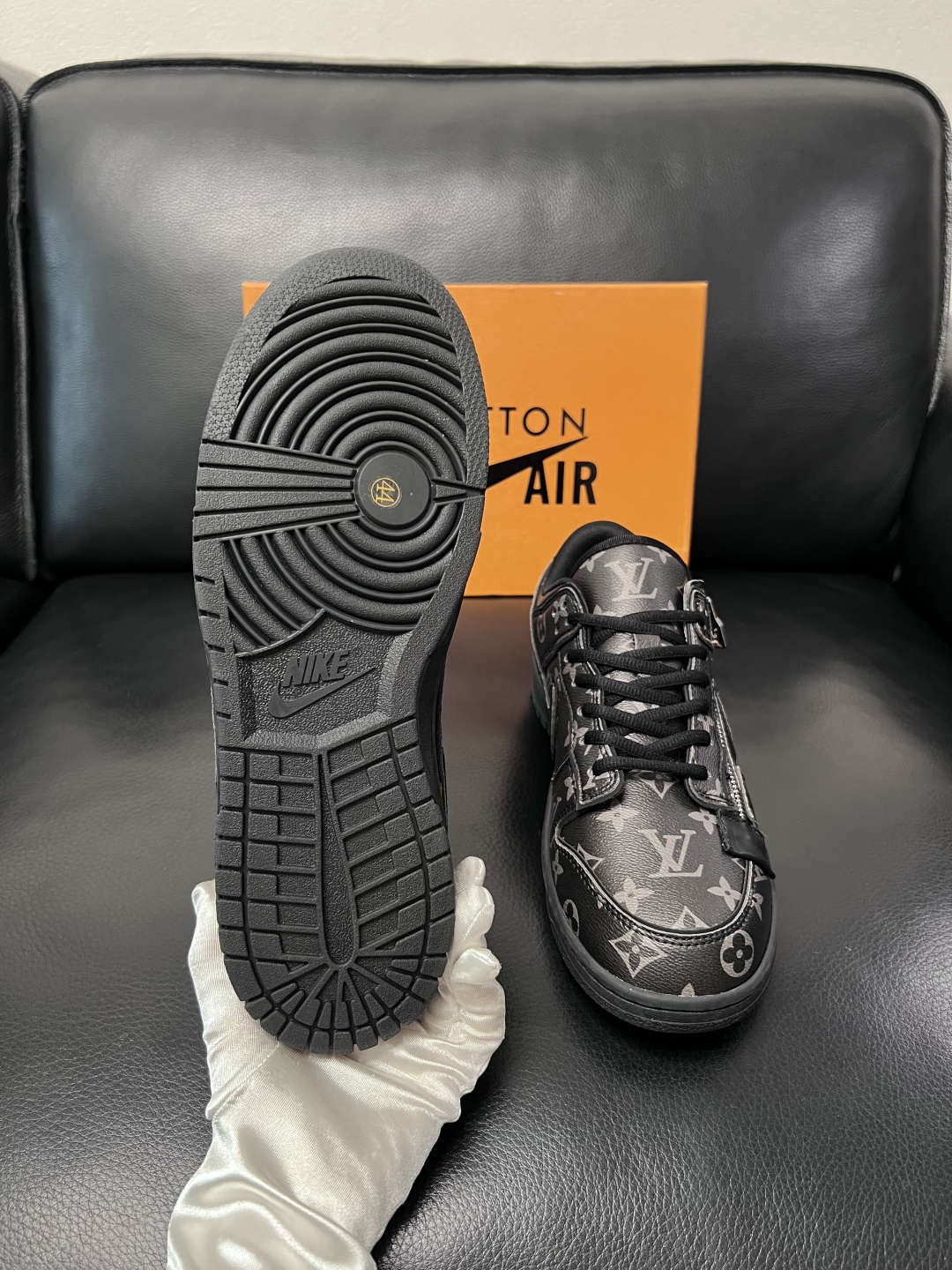 Lv联名nike  高品质  顶级工艺品  路易威登联名，专柜同步，鞋面意大利进口，高品质拼接缤纷色彩复