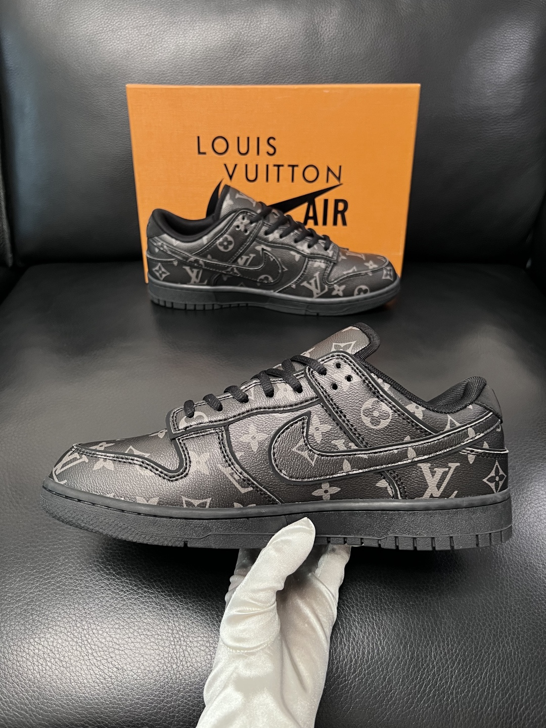 Lv联名nike  高品质  顶级工艺品  路易威登联名，专柜同步，鞋面意大利进口，高品质拼接缤纷色彩复