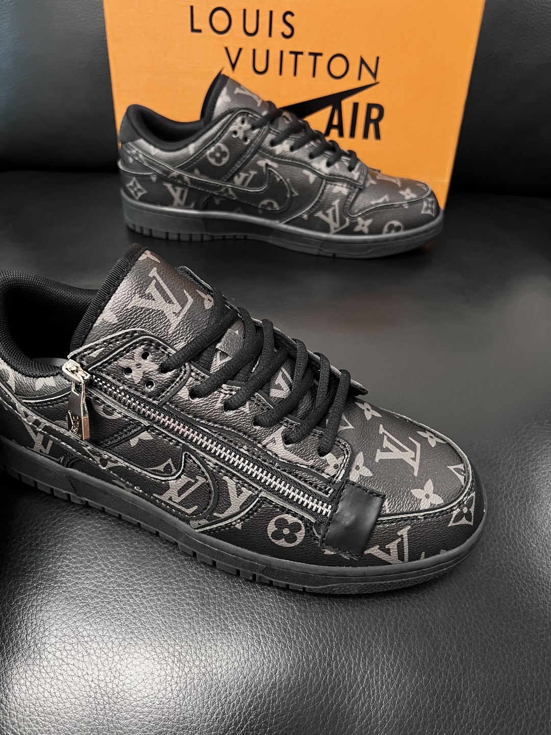 Lv联名nike  高品质  顶级工艺品  路易威登联名，专柜同步，鞋面意大利进口，高品质拼接缤纷色彩复