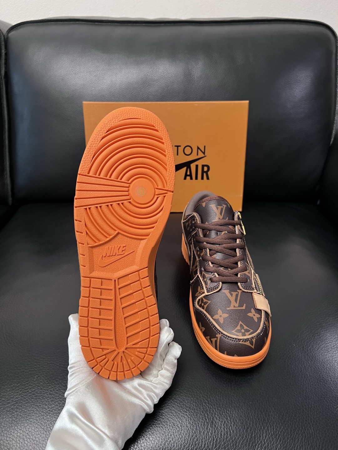 Lv联名nike  高品质  顶级工艺品  路易威登联名，专柜同步，鞋面意大利进口，高品质拼接缤纷色彩复