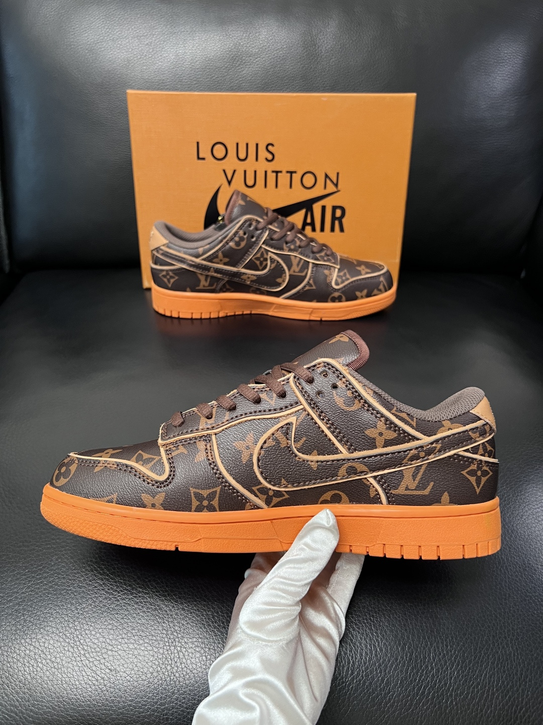 Lv联名nike  高品质  顶级工艺品  路易威登联名，专柜同步，鞋面意大利进口，高品质拼接缤纷色彩复