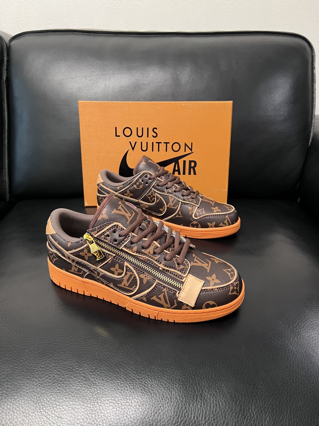 Lv联名nike  高品质  顶级工艺品  路易威登联名，专柜同步，鞋面意大利进口，高品质拼接缤纷色彩复