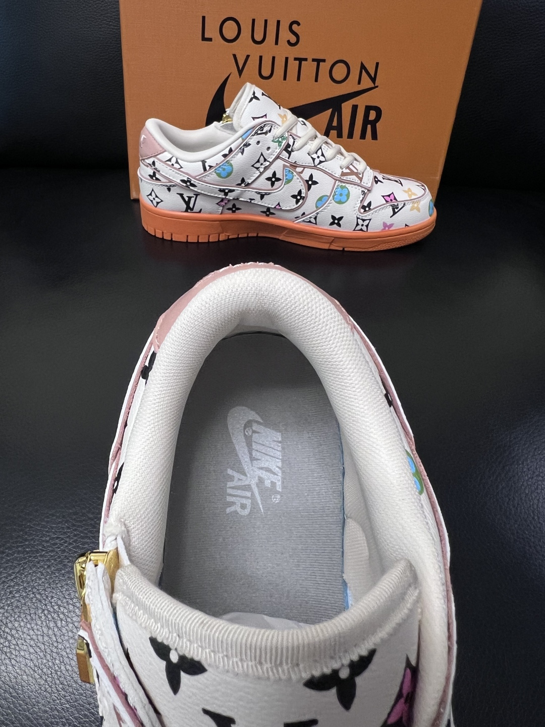 Lv联名nike  高品质  顶级工艺品  路易威登联名，专柜同步，鞋面意大利进口，高品质拼接缤纷色彩复