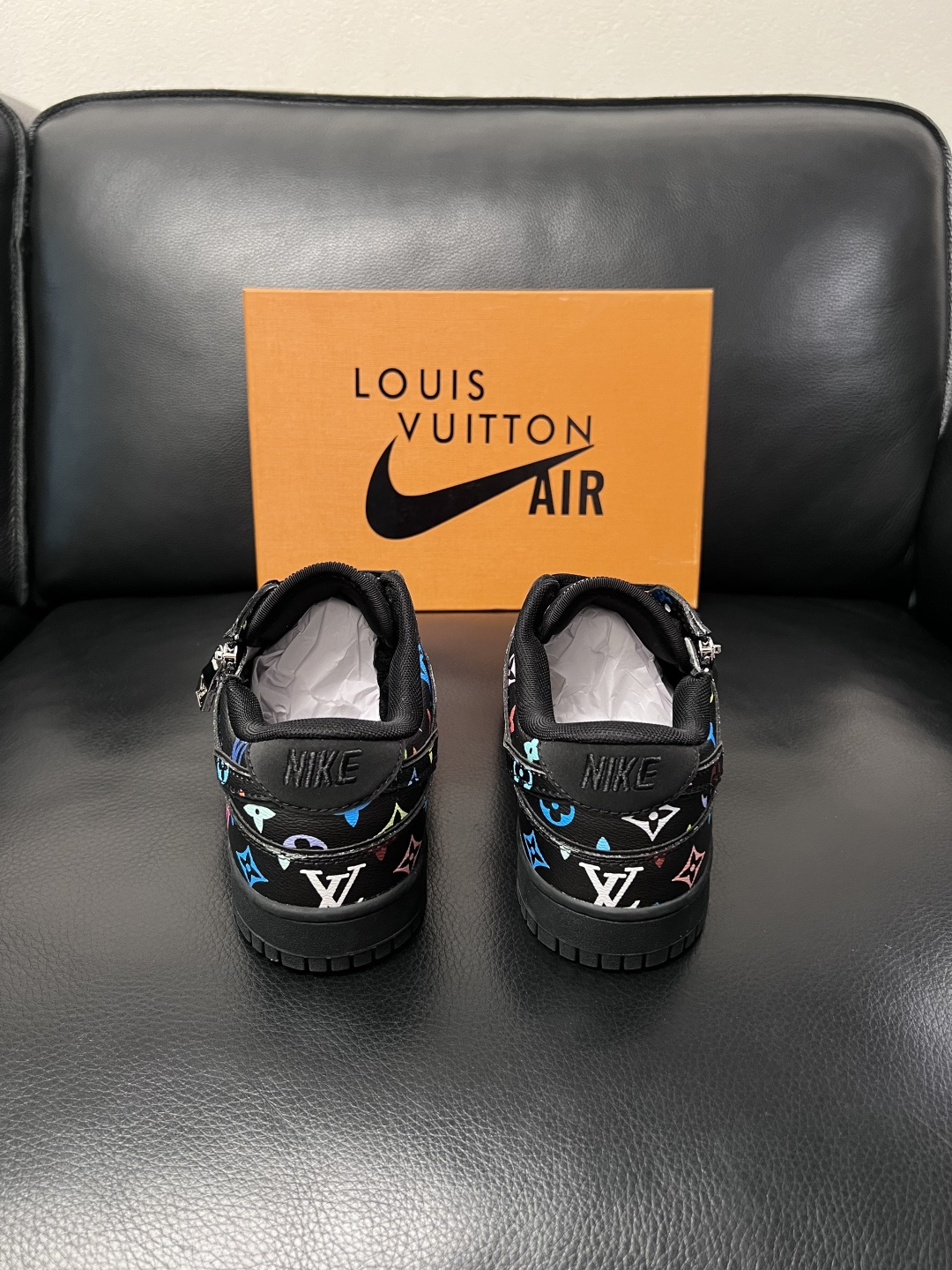 Lv联名nike  高品质  顶级工艺品  路易威登联名，专柜同步，鞋面意大利进口，高品质拼接缤纷色彩复