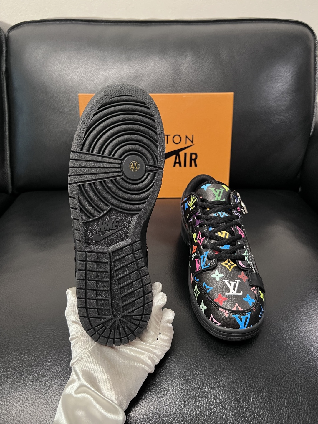 Lv联名nike  高品质  顶级工艺品  路易威登联名，专柜同步，鞋面意大利进口，高品质拼接缤纷色彩复