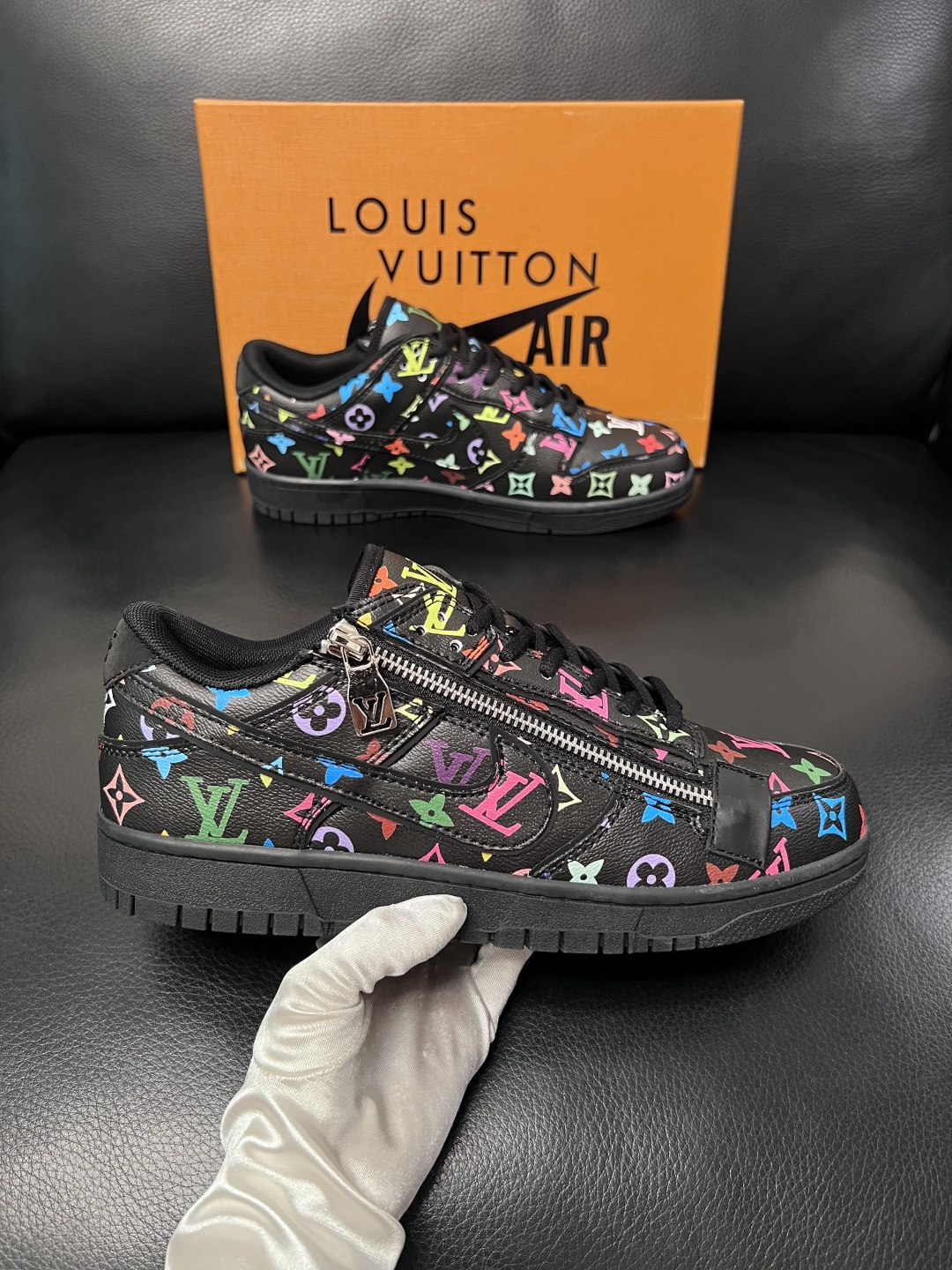 Lv联名nike  高品质  顶级工艺品  路易威登联名，专柜同步，鞋面意大利进口，高品质拼接缤纷色彩复