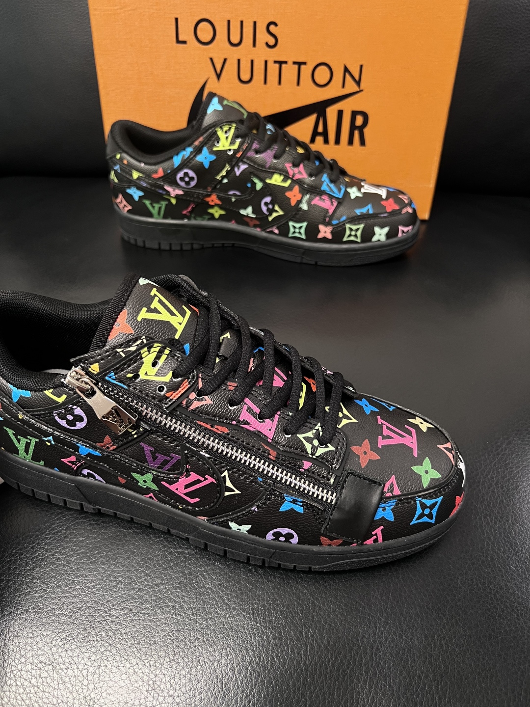 Lv联名nike  高品质  顶级工艺品  路易威登联名，专柜同步，鞋面意大利进口，高品质拼接缤纷色彩复