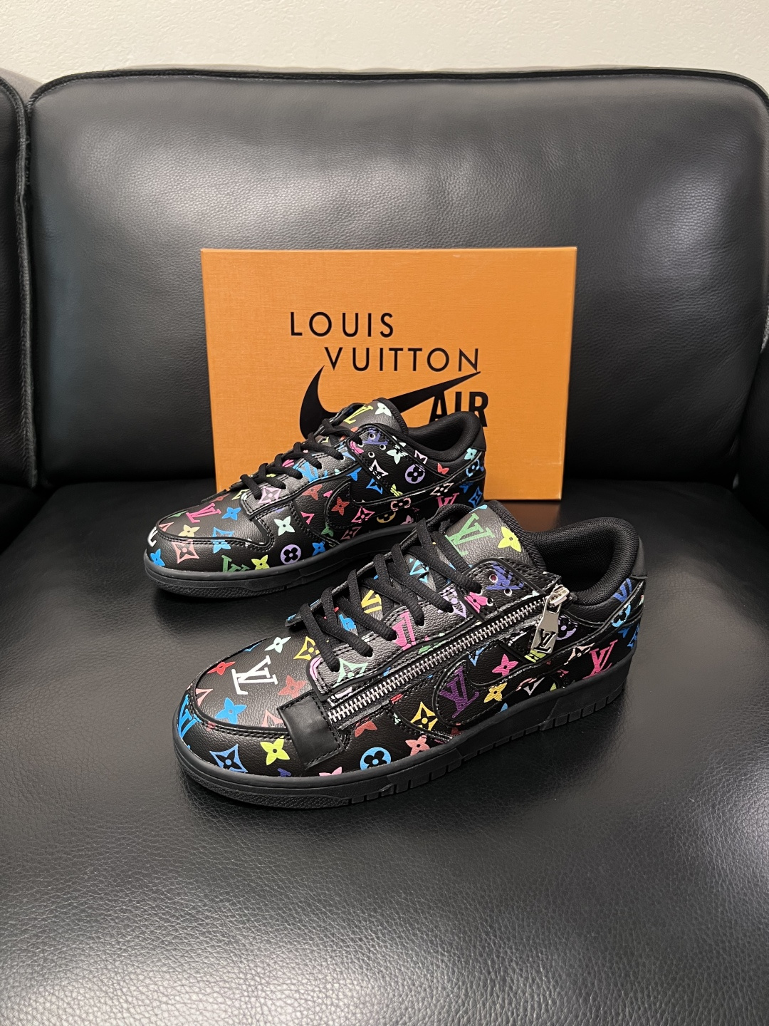 Lv联名nike  高品质  顶级工艺品  路易威登联名，专柜同步，鞋面意大利进口，高品质拼接缤纷色彩复