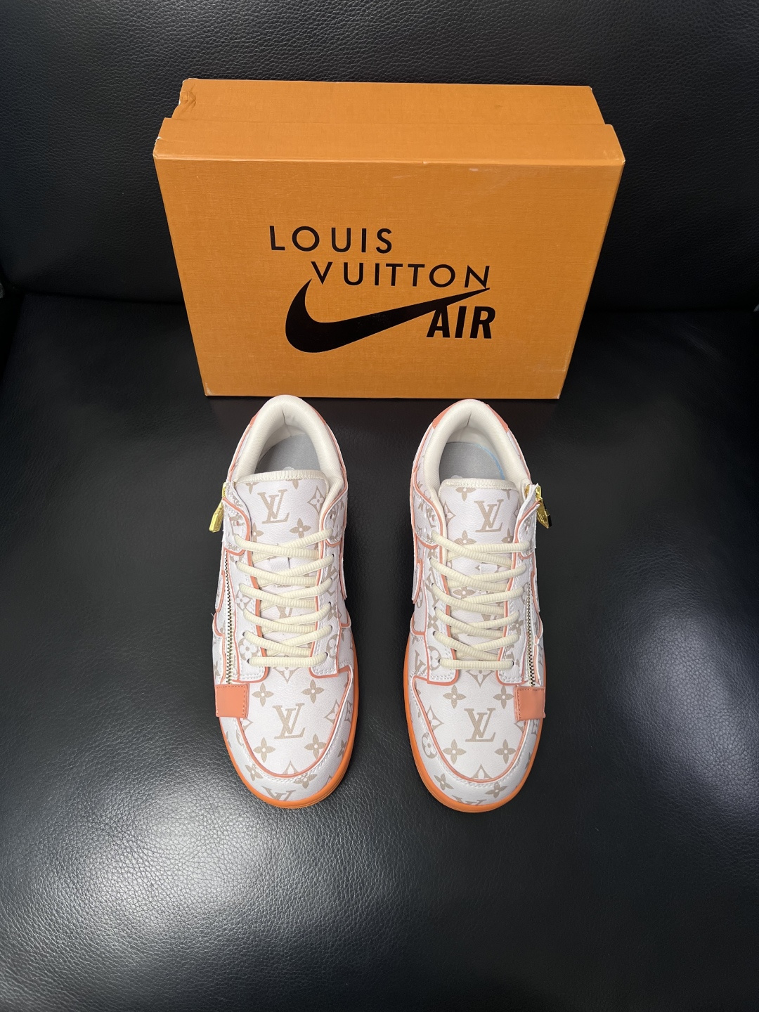Lv联名nike  高品质  顶级工艺品  路易威登联名，专柜同步，鞋面意大利进口，高品质拼接缤纷色彩复