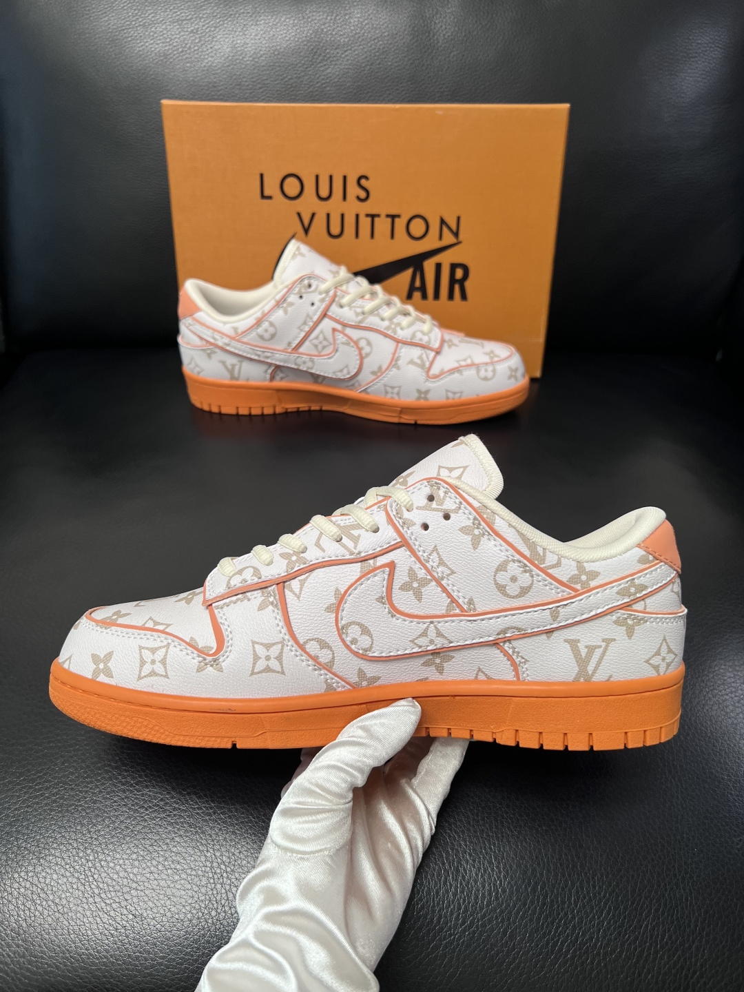 Lv联名nike  高品质  顶级工艺品  路易威登联名，专柜同步，鞋面意大利进口，高品质拼接缤纷色彩复