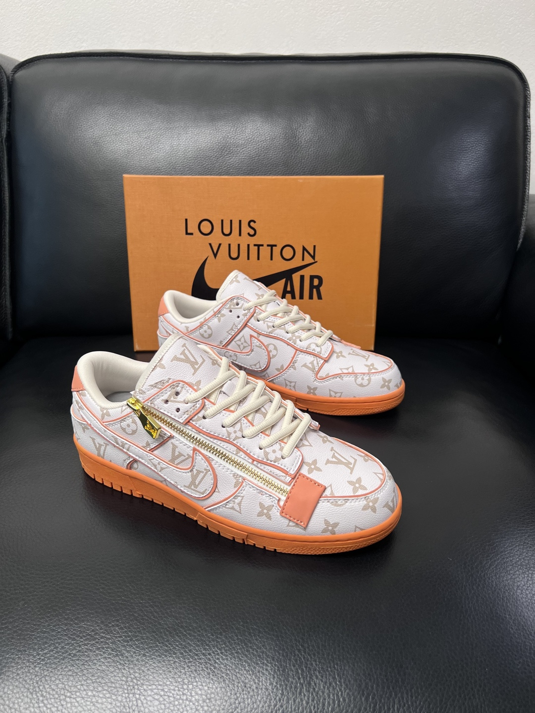 Lv联名nike  高品质  顶级工艺品  路易威登联名，专柜同步，鞋面意大利进口，高品质拼接缤纷色彩复