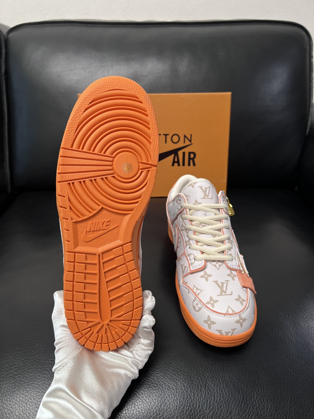 Lv联名nike  高品质  顶级工艺品  路易威登联名，专柜同步，鞋面意大利进口，高品质拼接缤纷色彩复
