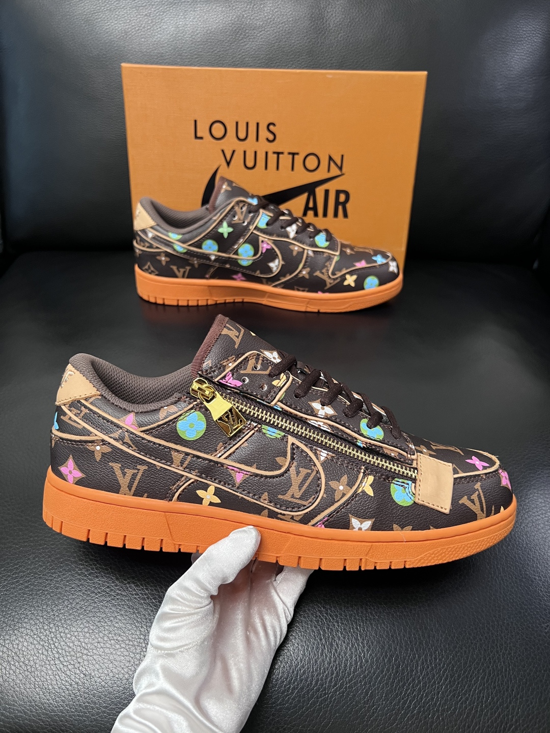 Lv联名nike  高品质  顶级工艺品  路易威登联名，专柜同步，鞋面意大利进口，高品质拼接缤纷色彩复