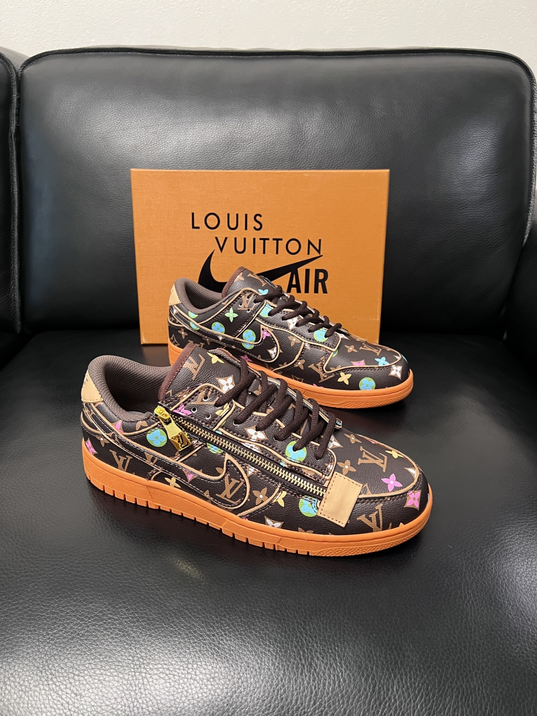 NO:831102,Lv co-branded nike high-quality top crafts Louis Vuitton co-branded, counter synchronization, uppers imported from Italy, high-quality splicing colorful complex crafts, imported water-dyed cow lining soft and comfortable, original soles specially provided by the original factory, TPU exclusive movable molded soles super comfortable, original factory and single goods, welcome to compare, code number 38-45 (customized 46), louis vuitton, louis vuitton19860909Lv联名nike 高品质 顶级工艺品 路易威登联名,专柜同步,鞋面意大利进口,高品质拼接缤纷色彩复杂工艺品,进口水染牛里垫柔软舒适,鞋底原厂特供原版底,TPU独家活动成型底超级舒适,原厂跟单货,欢迎对比,码数 38-45（订做 46）,,louis vuitton,louis vuitton,Men's shoes