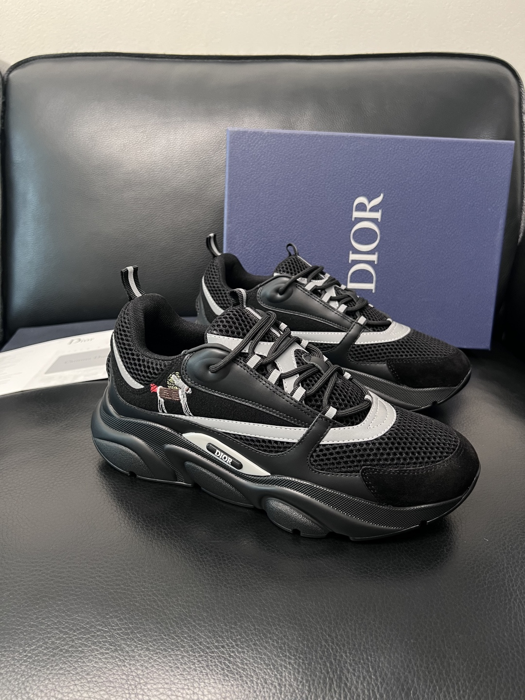 Dior 顶级工艺品 迪奥  专柜同步 原厂配置，意大利进口原版牛皮面料，透气舒适进口水染牛里垫，鞋底：