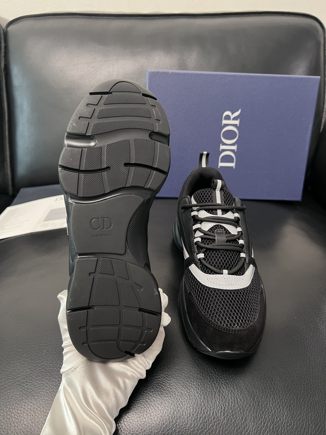 Dior 顶级工艺品 迪奥  专柜同步 原厂配置，意大利进口原版牛皮面料，透气舒适进口水染牛里垫，鞋底：