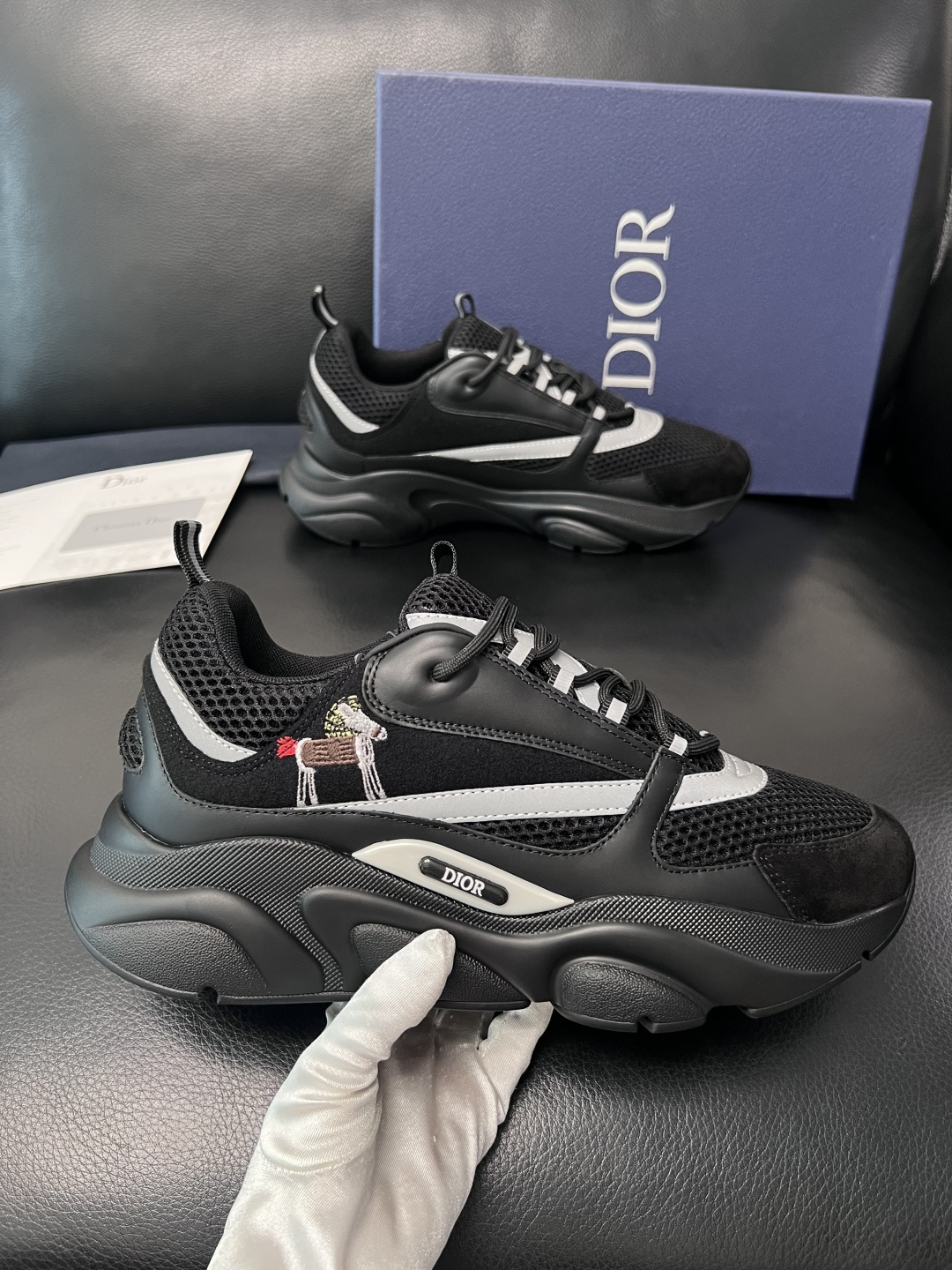 Dior 顶级工艺品 迪奥  专柜同步 原厂配置，意大利进口原版牛皮面料，透气舒适进口水染牛里垫，鞋底：