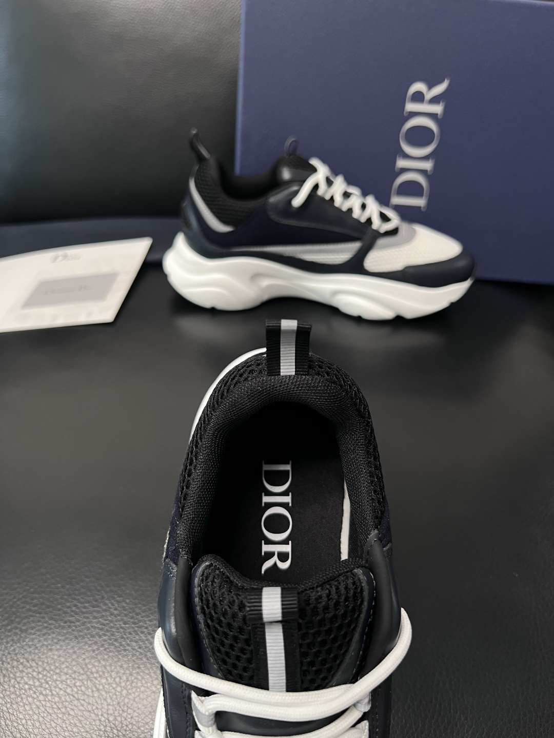 Dior 顶级工艺品 迪奥  专柜同步 原厂配置，意大利进口原版牛皮面料，透气舒适进口水染牛里垫，鞋底：