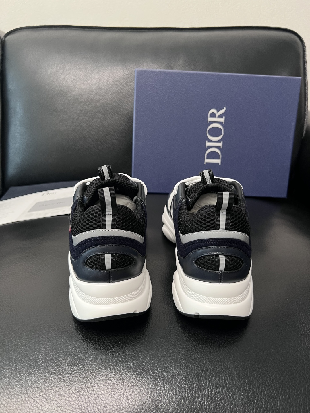 Dior 顶级工艺品 迪奥  专柜同步 原厂配置，意大利进口原版牛皮面料，透气舒适进口水染牛里垫，鞋底：
